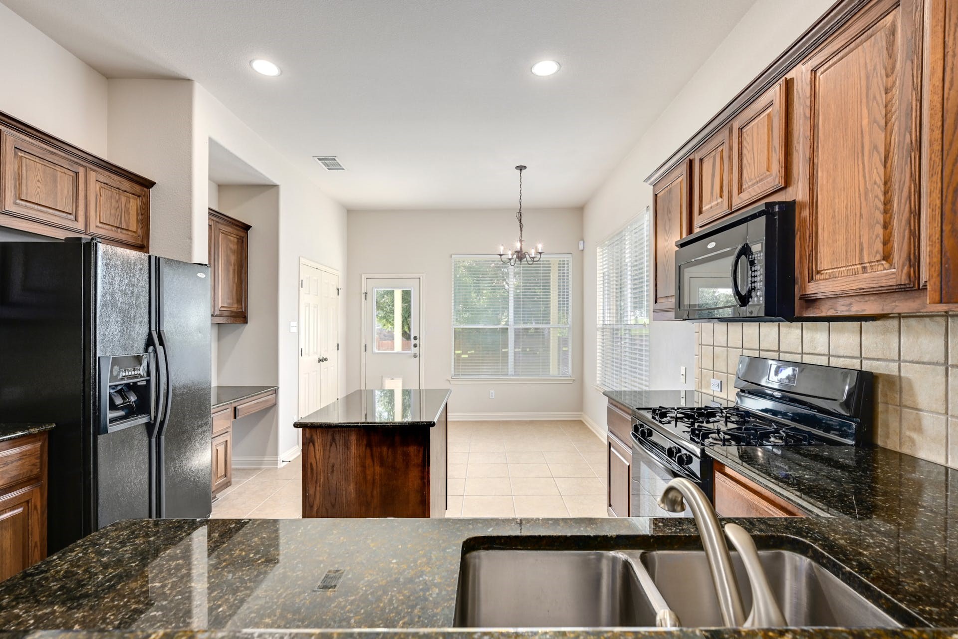 1809 Hidden Springs Path Round Rock, TX 78665 - Photo 7 of 25