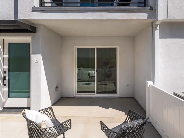 $769,900 | 121 East 223rd Street, Unit 3, Carson, CA 90745