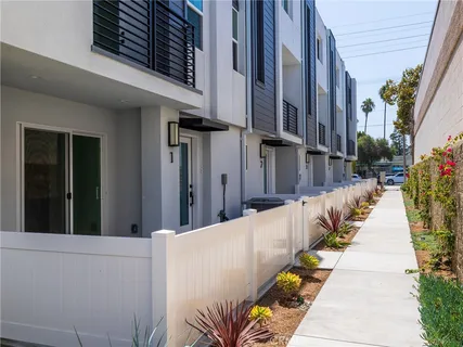 $769,900 | 121 East 223rd Street, Unit 3, Carson, CA 90745