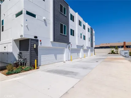 $769,900 | 121 East 223rd Street, Unit 3, Carson, CA 90745