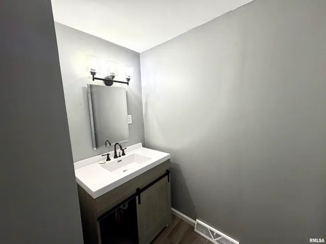 $285,000 | 405 234th Street, Aledo, IL 61231