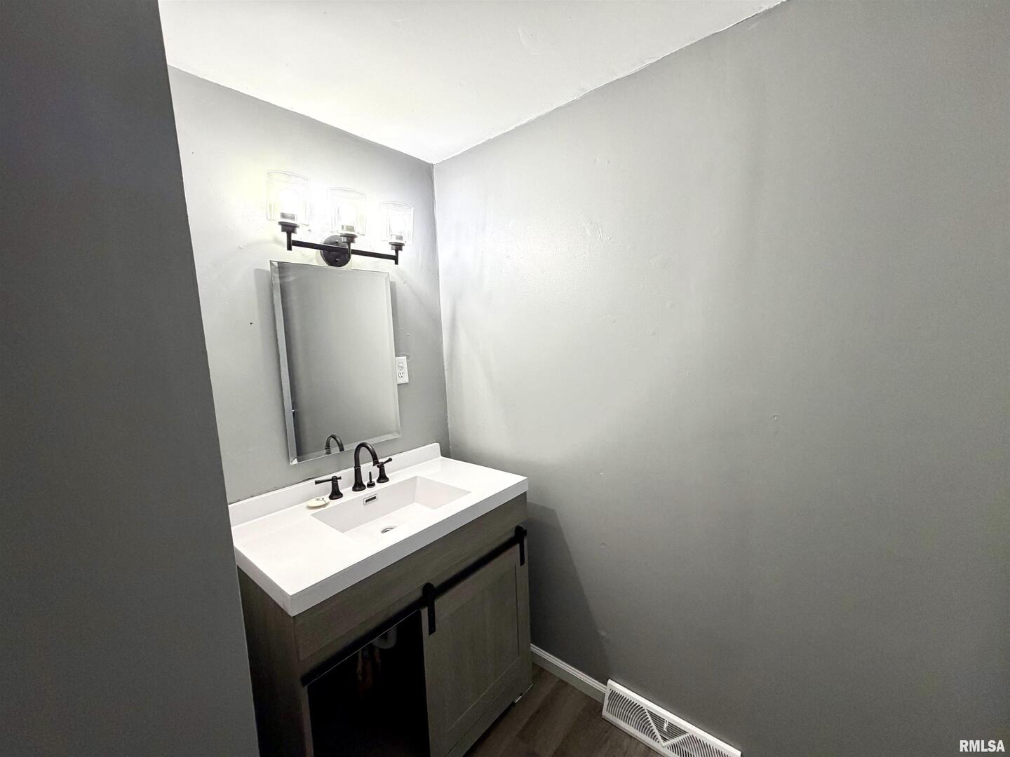 405 234th Street Aledo, IL 61231 - Photo 13 of 38