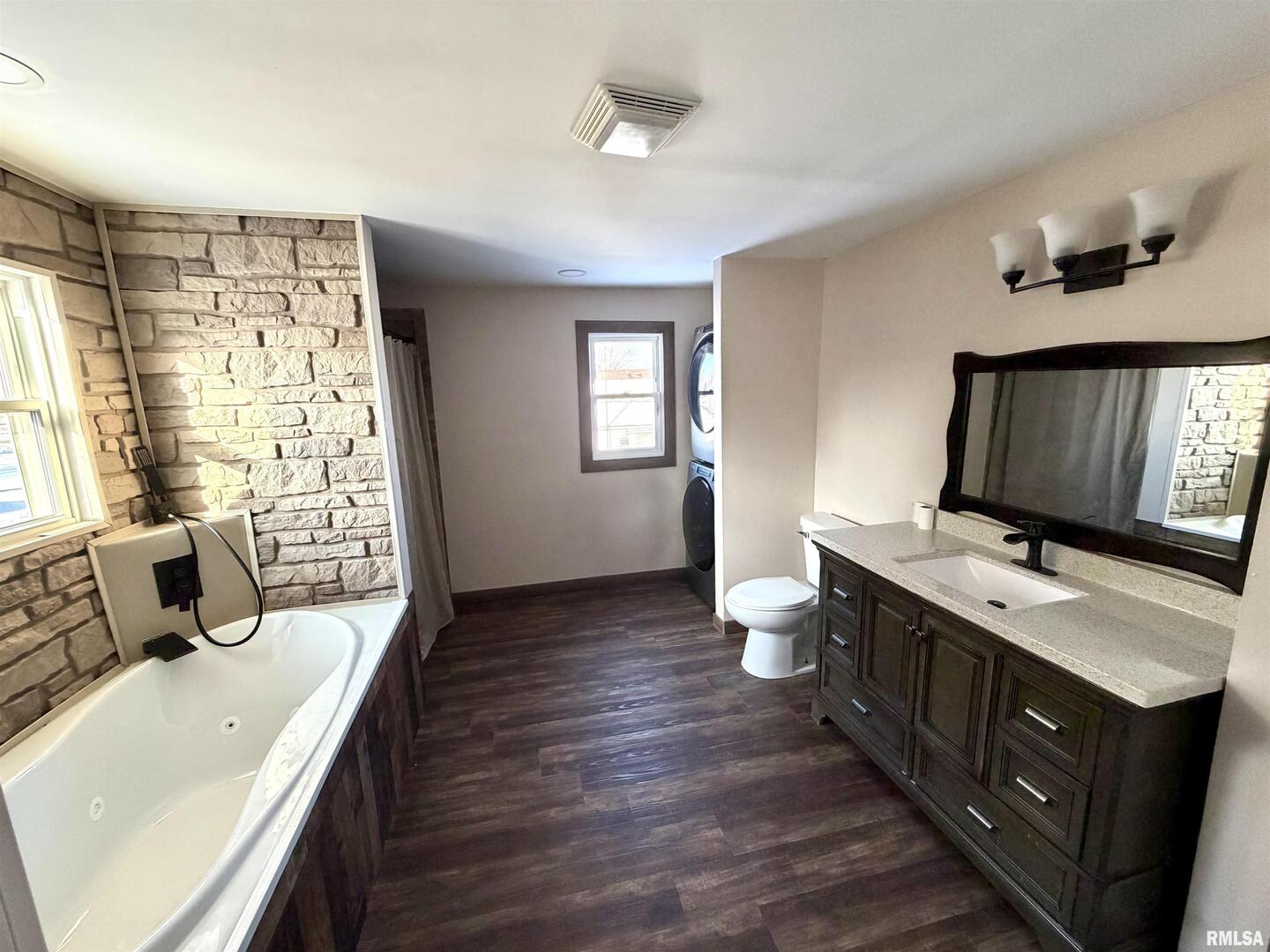 405 234th Street Aledo, IL 61231 - Photo 15 of 38