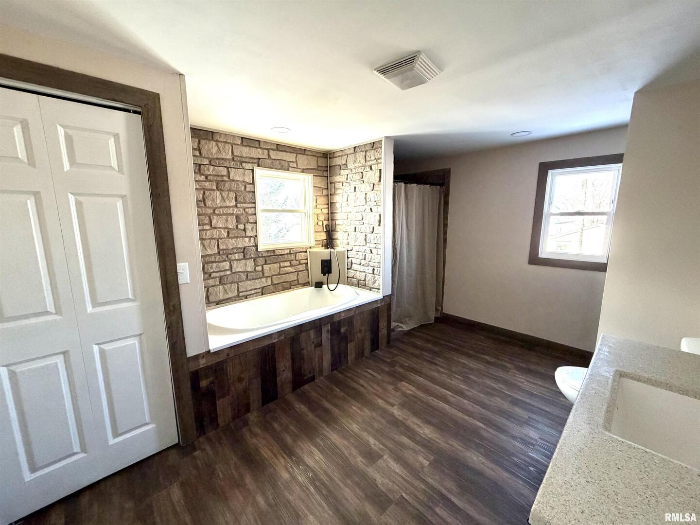 405 234th Street Aledo, IL 61231 - Photo 16 of 38