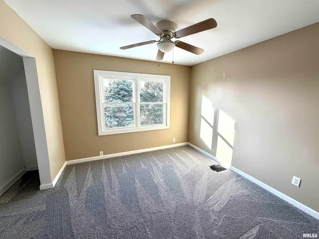 $285,000 | 405 234th Street, Aledo, IL 61231