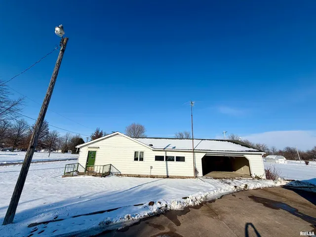 $285,000 | 405 234th Street, Aledo, IL 61231