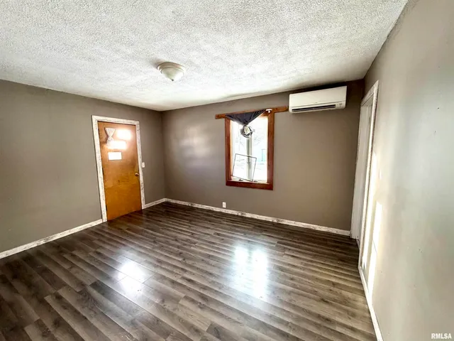 $285,000 | 405 234th Street, Aledo, IL 61231