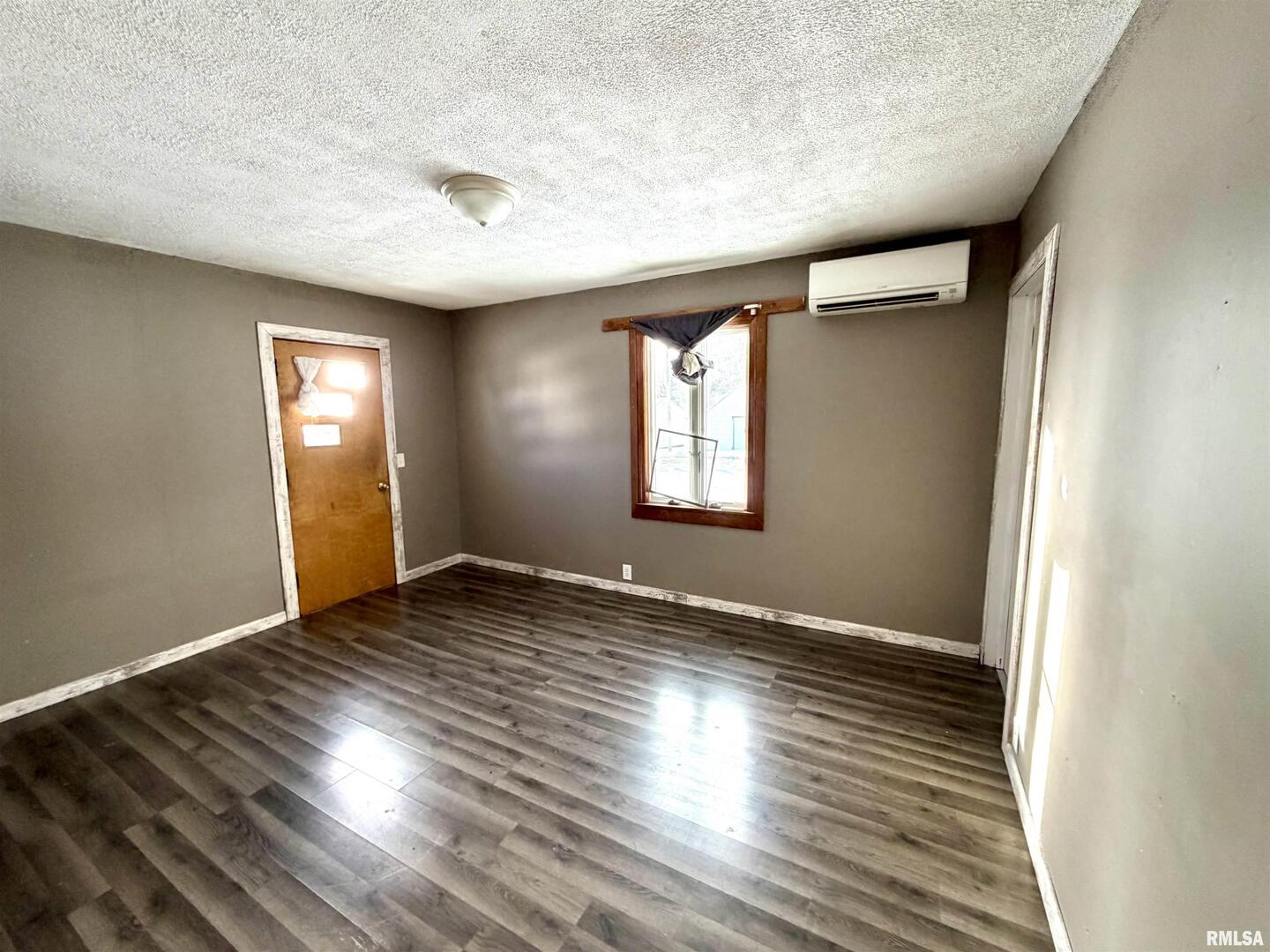 405 234th Street Aledo, IL 61231 - Photo 31 of 38