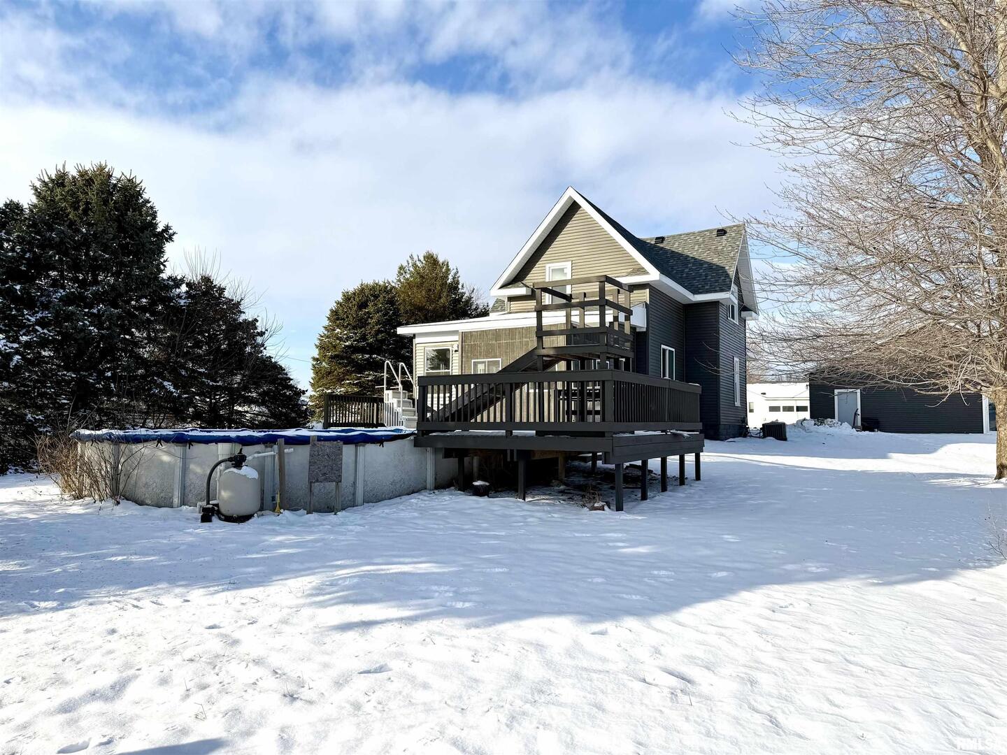 405 234th Street Aledo, IL 61231 - Photo 4 of 38