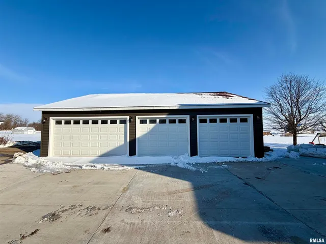 $285,000 | 405 234th Street, Aledo, IL 61231