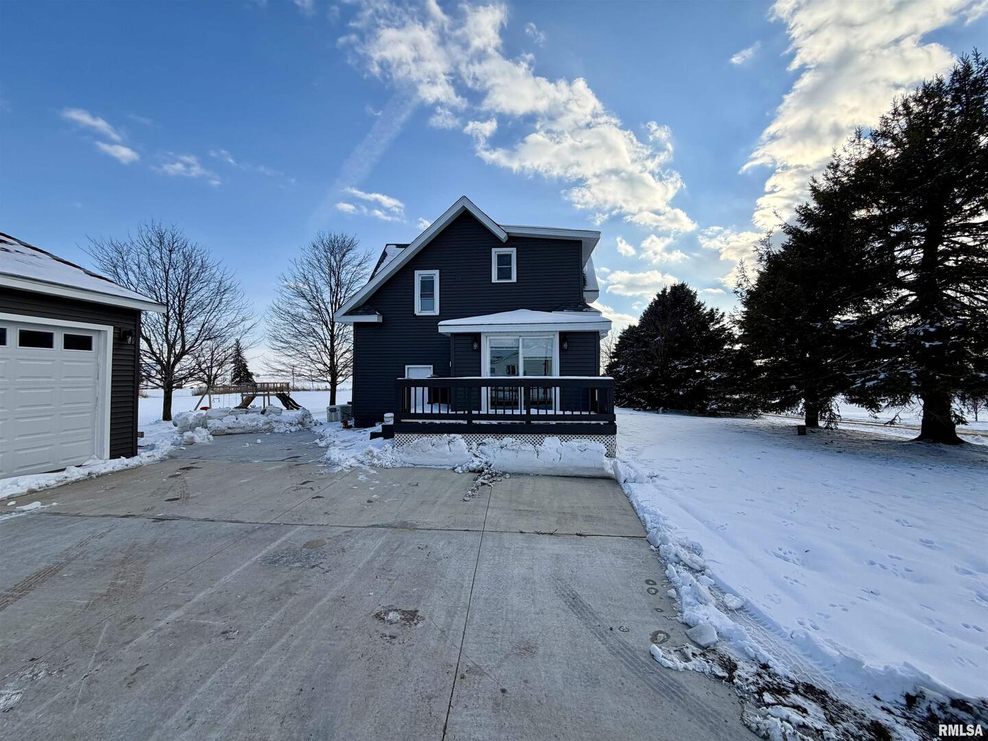 405 234th Street Aledo, IL 61231 - Photo 9 of 38