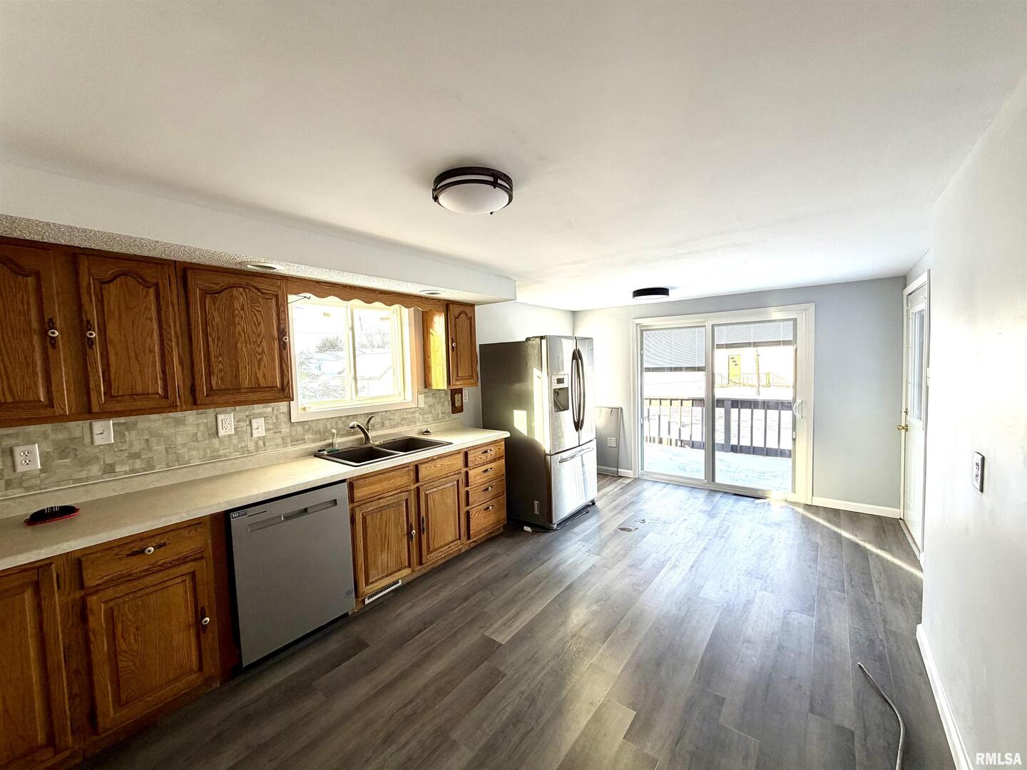 405 234th Street Aledo, IL 61231 - Photo 10 of 38