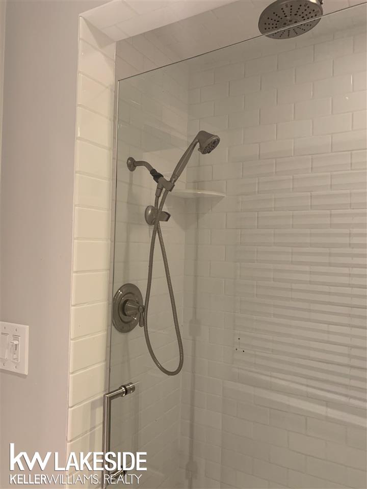 275 Lothrop Road Grosse Pointe, MI 48236 - Photo 24 of 30 50064150-23.JPG