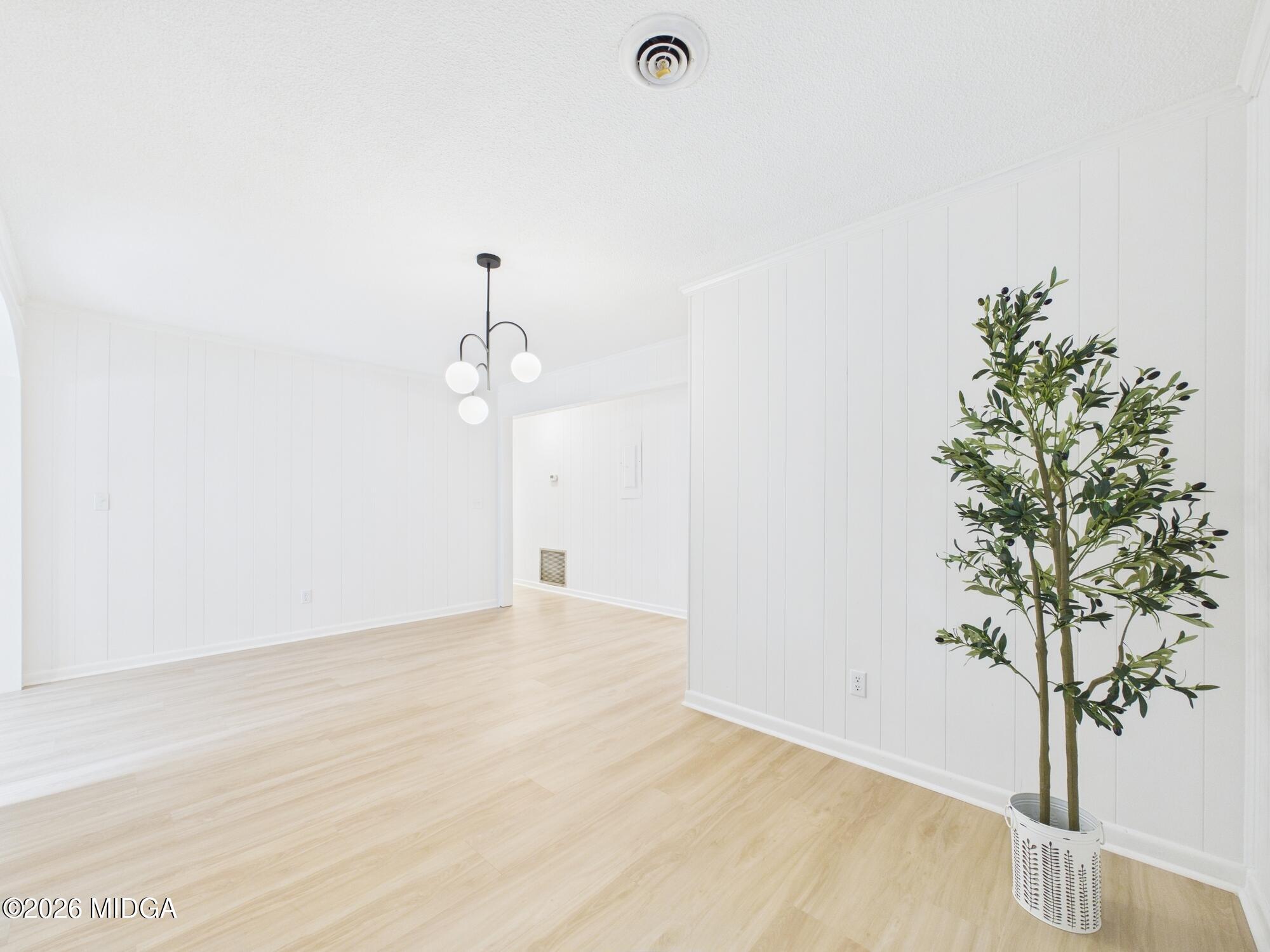 914 Bess Street Perry, GA 31069 - Photo 13 of 38 CAM03843G0-PR0148-STILL005