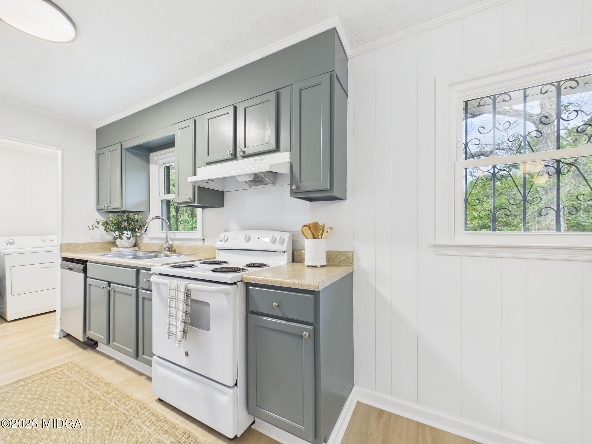 914 Bess Street Perry, GA 31069 - Photo 18 of 38 CAM03843G0-PR0148-STILL009