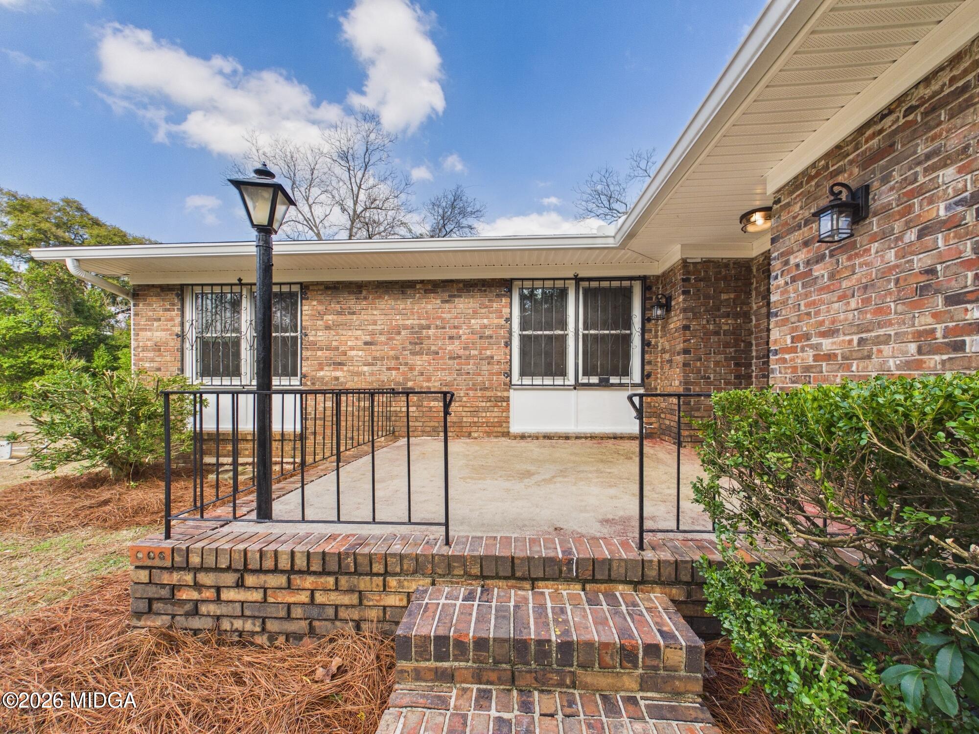 914 Bess Street Perry, GA 31069 - Photo 4 of 38 CAM03843G0-PR0148-STILL033