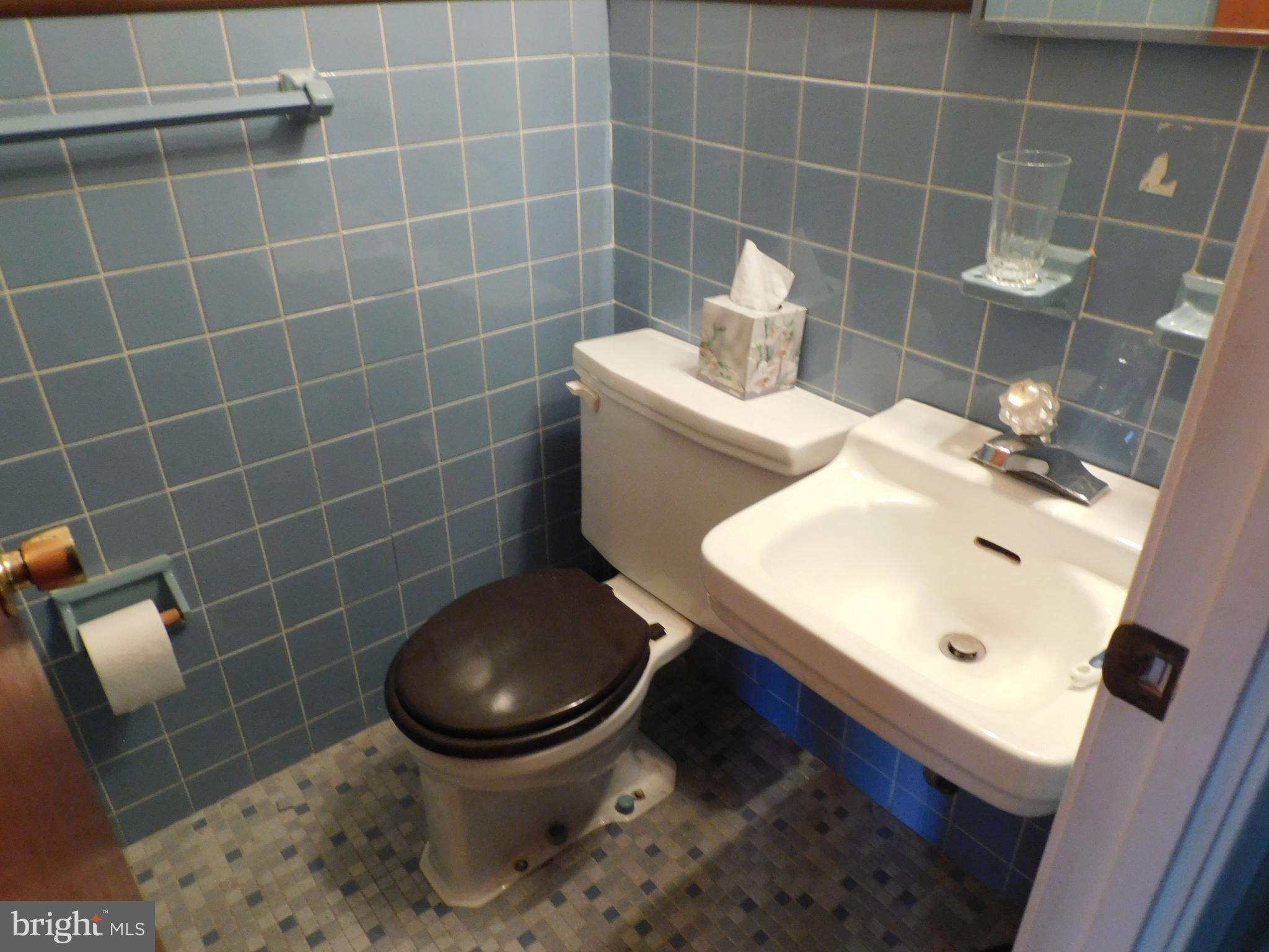 12427 Balston Road Philadelphia, PA 19154 - Photo 8 of 24