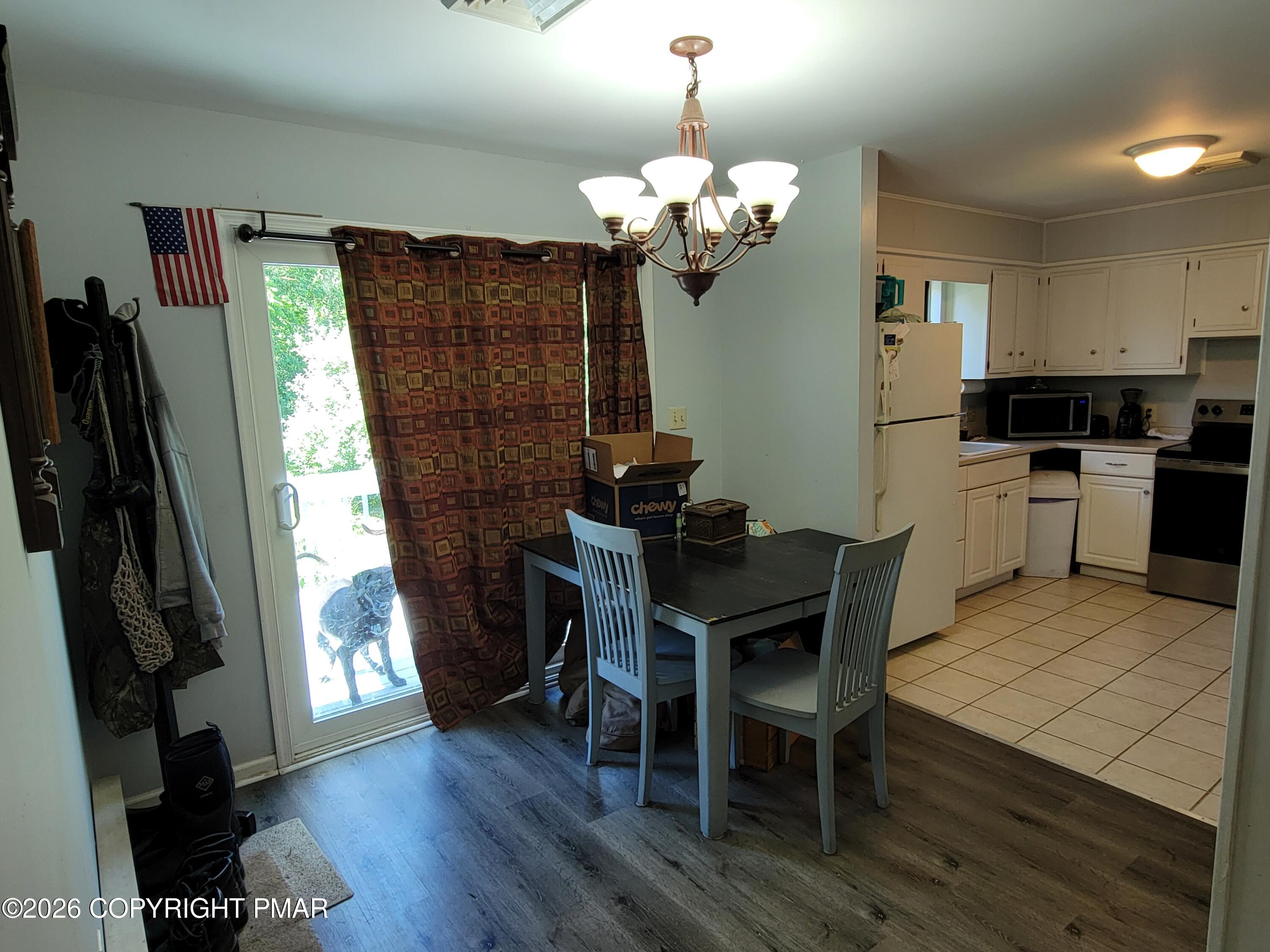 2631 Mountain Road Stroudsburg, PA 18360 - Photo 19 of 41 Kitchen