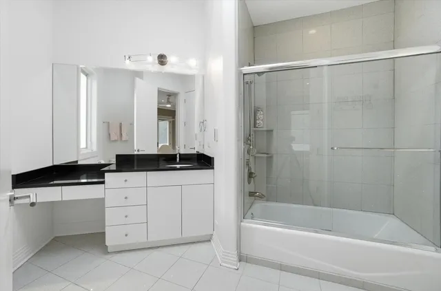 $3,495,000 | 920 St Stephens Green, Oak Brook, IL 60523