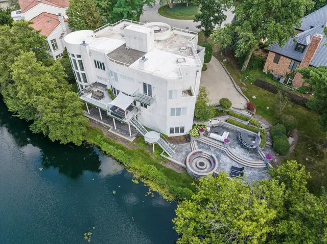 $3,495,000 | 920 St Stephens Green, Oak Brook, IL 60523