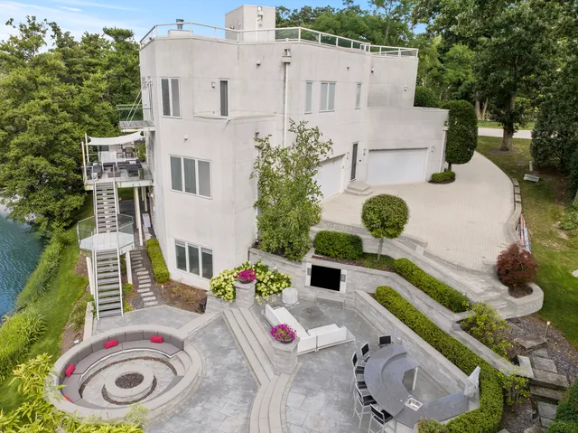 $3,495,000 | 920 St Stephens Green, Oak Brook, IL 60523