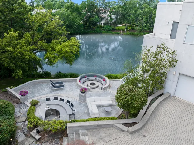 $3,495,000 | 920 St Stephens Green, Oak Brook, IL 60523