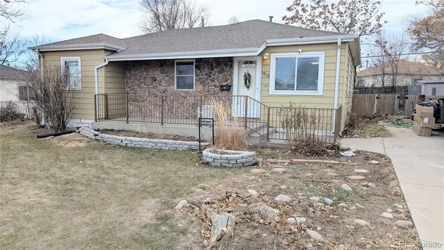 $379,900 | 1900 East 95th Avenue, Thornton, CO 80229