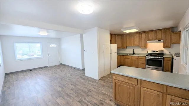 $379,900 | 1900 East 95th Avenue, Thornton, CO 80229