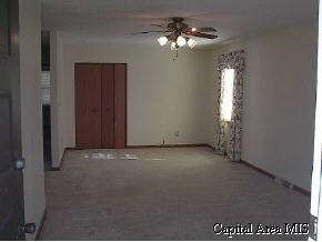 2008 Skipton Road Springfield, IL 62702 - Photo 4 of 5