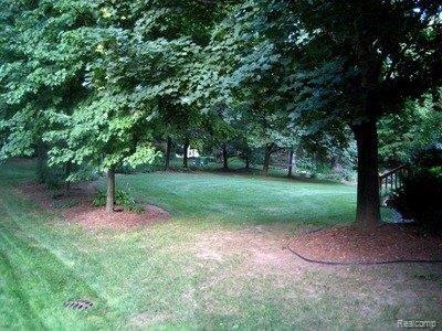 3436 Mayacoo Court Rochester, MI 48309 - Photo 21 of 24 Backyard.jpg