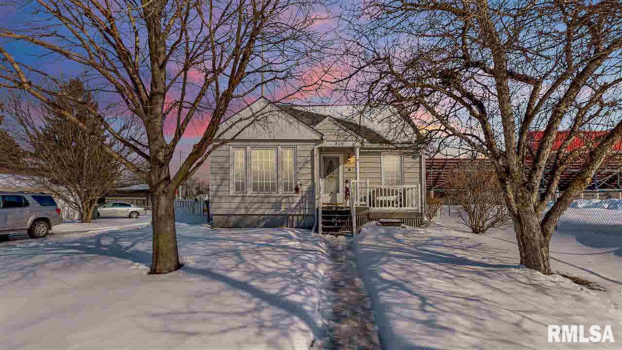 809 South 10th Street Clinton, IA 52732 - Photo 1 of 16 Gallery Image 1