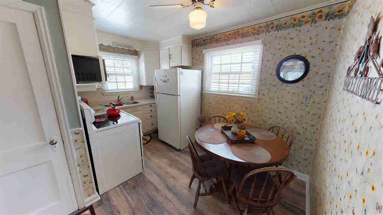 809 South 10th Street Clinton, IA 52732 - Photo 8 of 16 Gallery Image 8