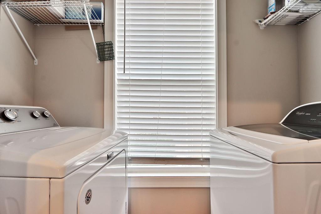 2875 Fox Wood Lane Gainesville, GA 30504 - Photo 7 of 24 a utility room with a window