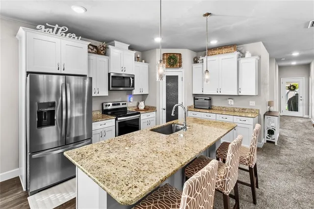 $338,000 | 1852 Southwest 246th Drive, Newberry, FL 32669