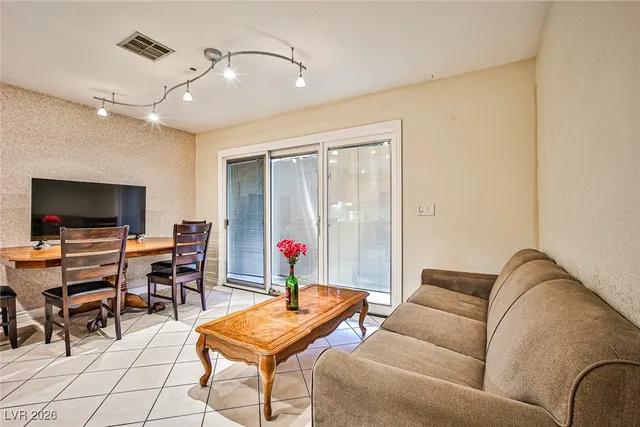$1,700 | 6969 Grassy Knoll Street, Las Vegas, NV 89147