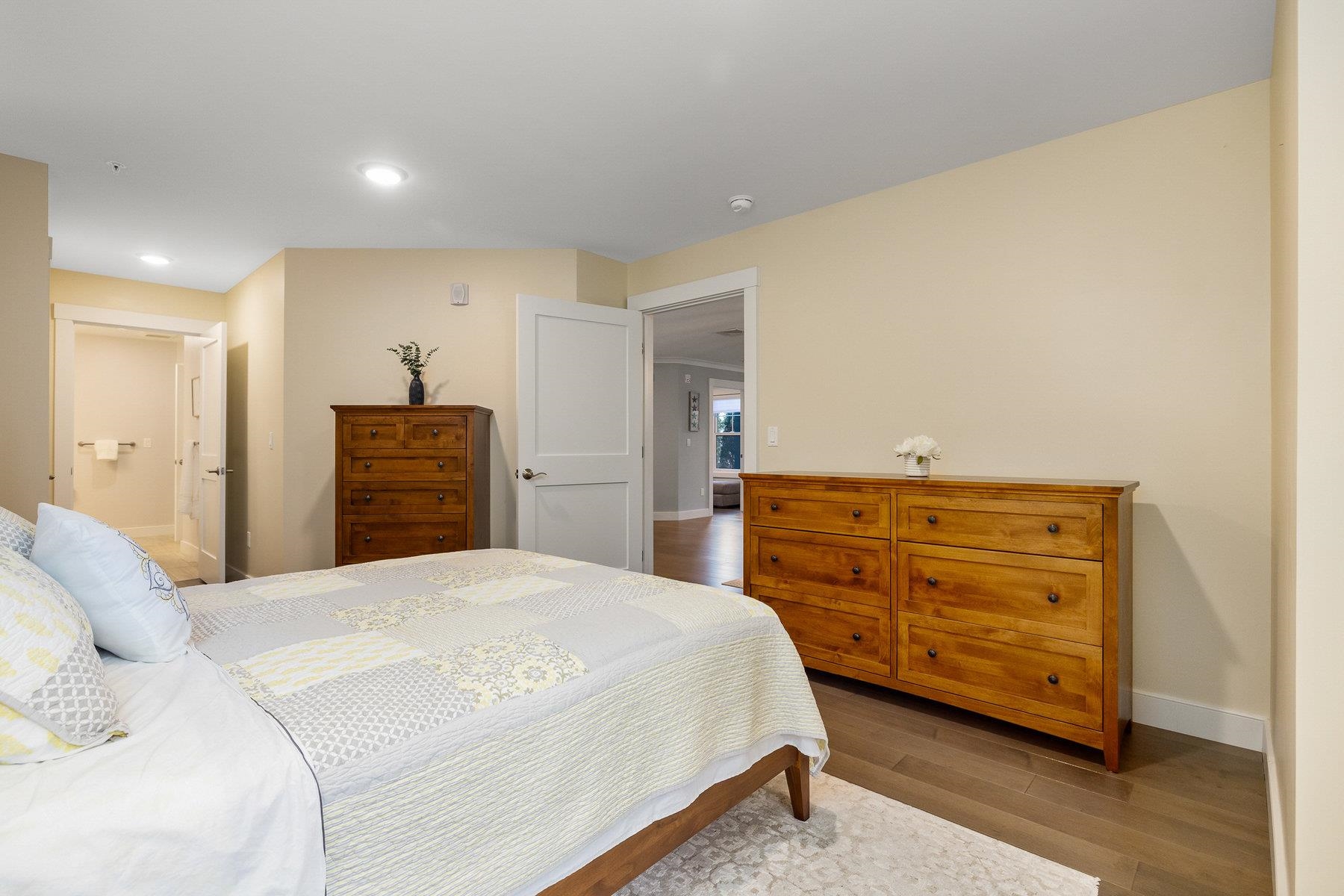 2075 Lafayette Road, Unit B17 Portsmouth, NH 03801 - Photo 23 of 33 Gallery Image 23