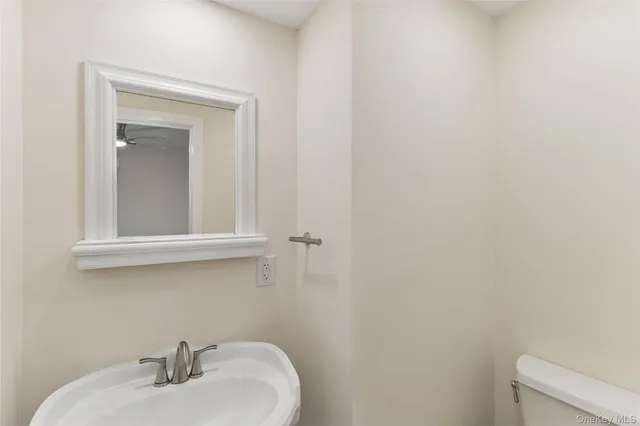 $3,200 | 17425 County Road 48, Cutchogue, NY 11935