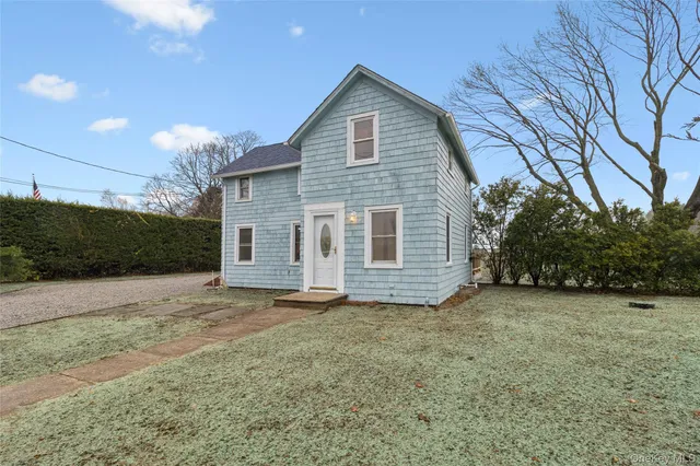 $3,200 | 17425 County Road 48, Cutchogue, NY 11935
