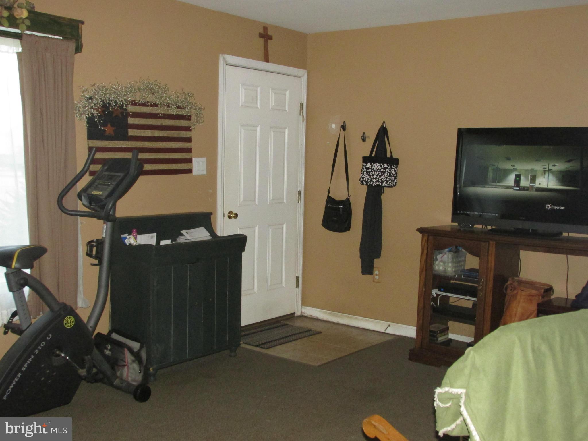 6610 Briarpatch Road Hurlock, MD 21643 - Photo 4 of 16 Living Room