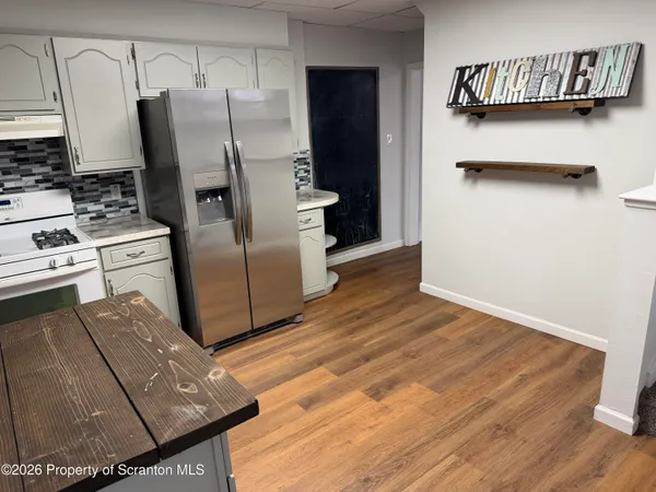 $1,600 | 1154 Murray Street, Kingston, PA 18704