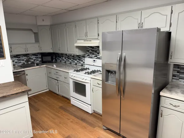 $1,600 | 1154 Murray Street, Kingston, PA 18704