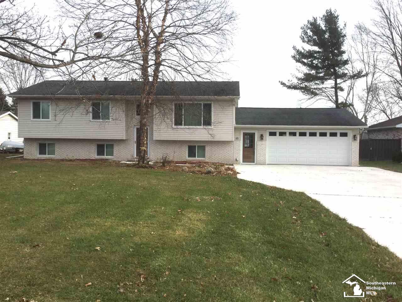 2428 North Raisinville Road Monroe, MI 48162 - Photo 1 of 19 Gallery Image 1