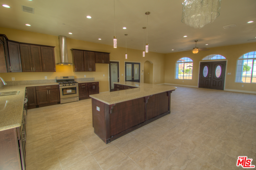 8242 Arrowhead Road Phelan, CA 92371 - Photo 4 of 28