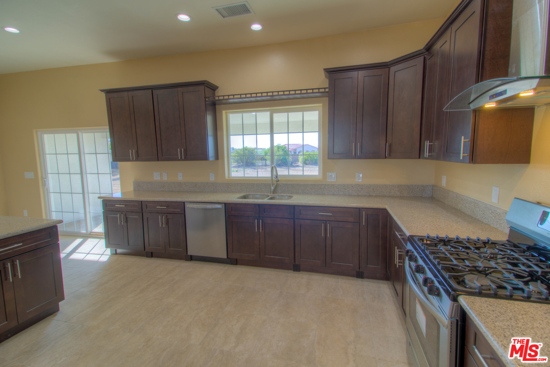 8242 Arrowhead Road Phelan, CA 92371 - Photo 8 of 28