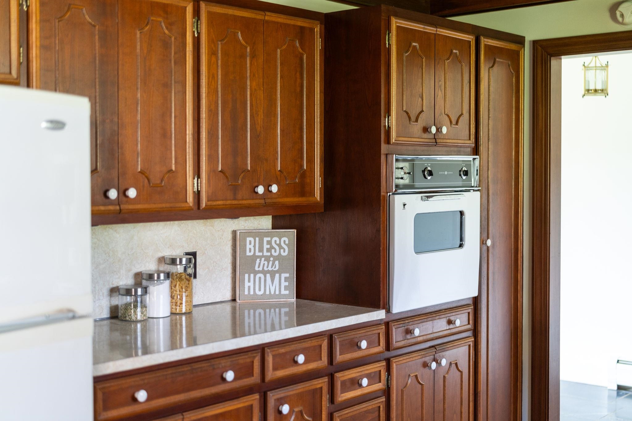 813 Cattle Scales Road Waynesboro, VA 22980 - Photo 23 of 75 a kitchen with stainless steel appliances granite countertop a refrigerator and cabinets
