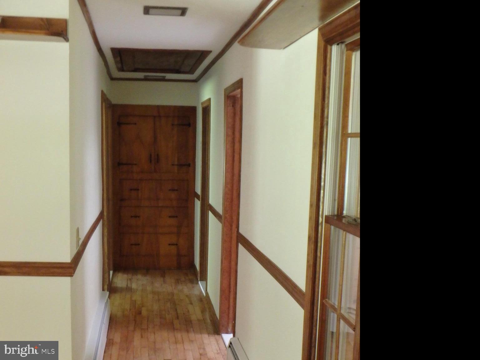 5299 Skinners Neck Road Rock Hall, MD 21661 - Photo 24 of 38 Hallway