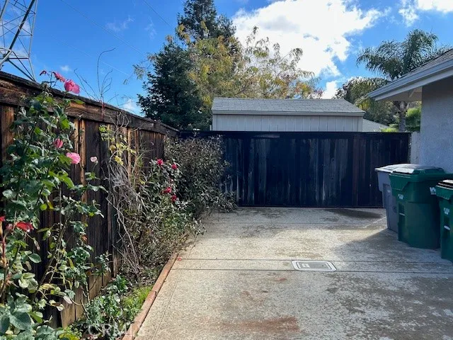 a view of a backyard with plants