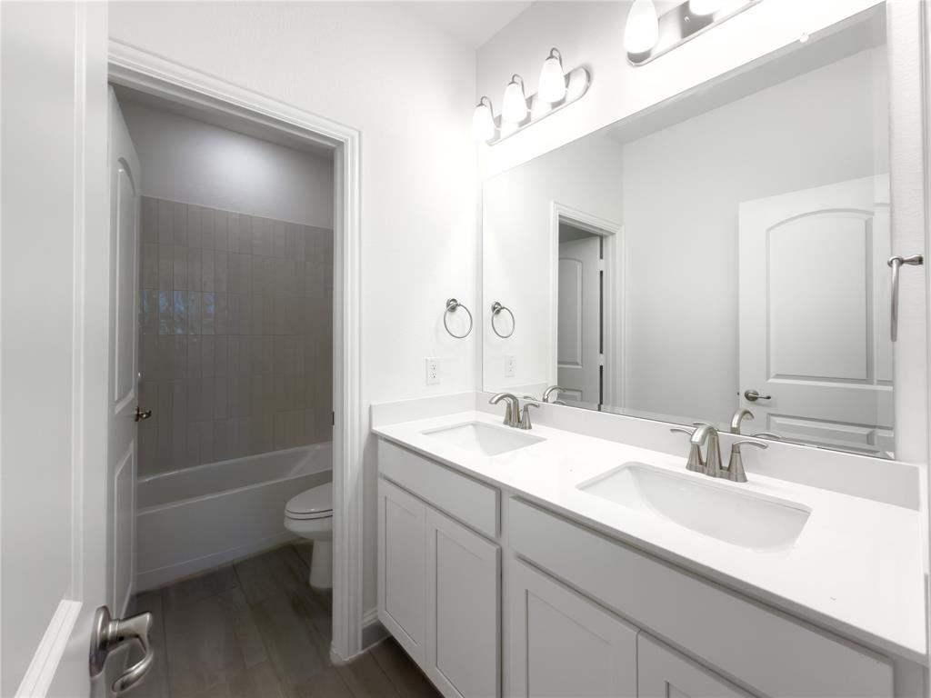 608 Tenor Drive Forney, TX 75126 - Photo 14 of 20 Bathroom 2