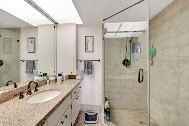 $325,000 | 900 Southwest 12th Street, Unit 108, Fort Lauderdale, FL 33315