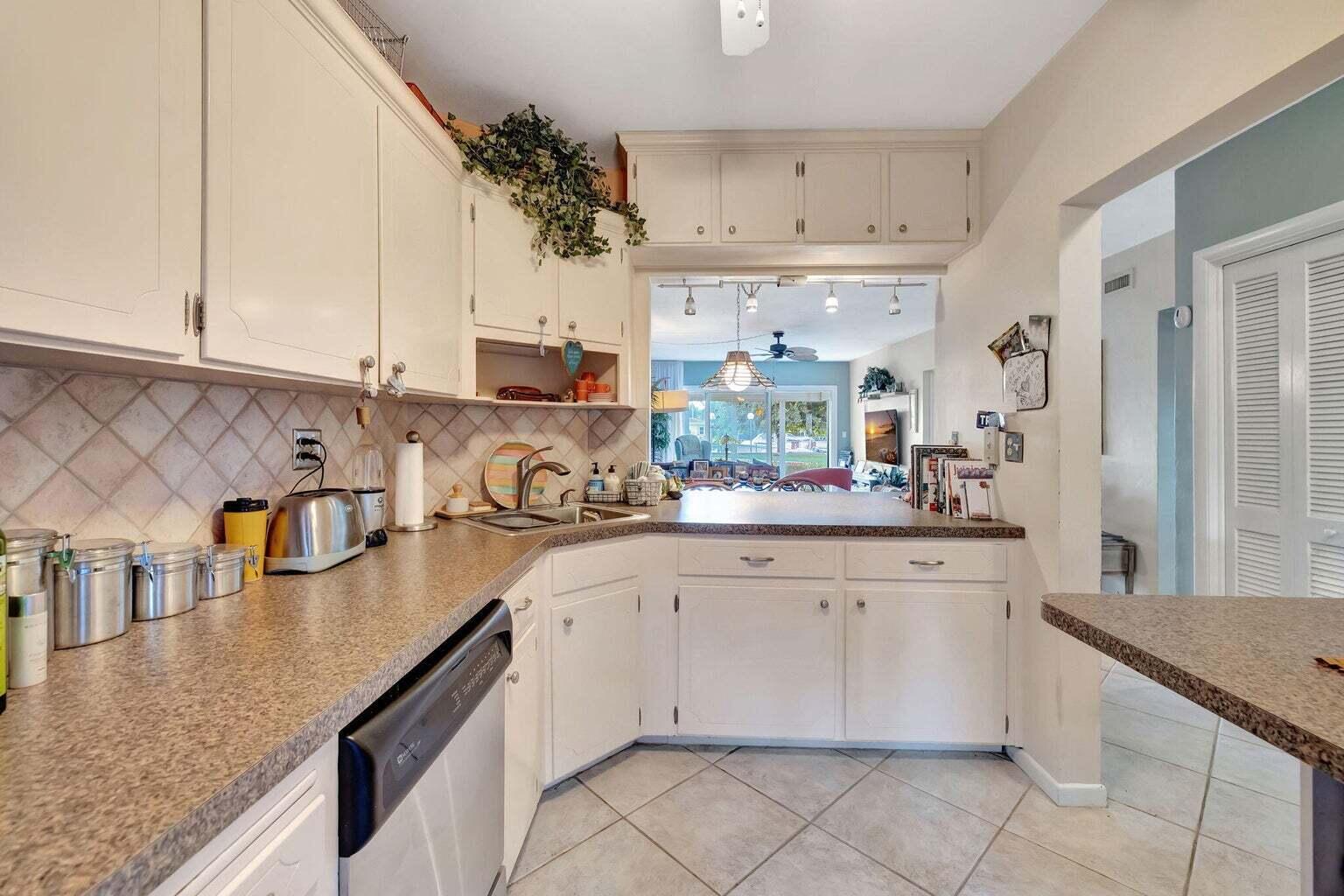 900 Southwest 12th Street, Unit 108 Fort Lauderdale, FL 33315 - Photo 9 of 37 20241204053354704036000000-o